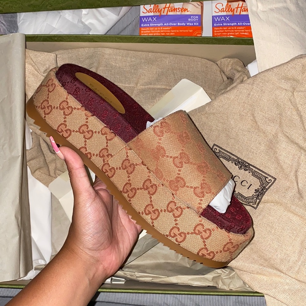 Gucci sandals